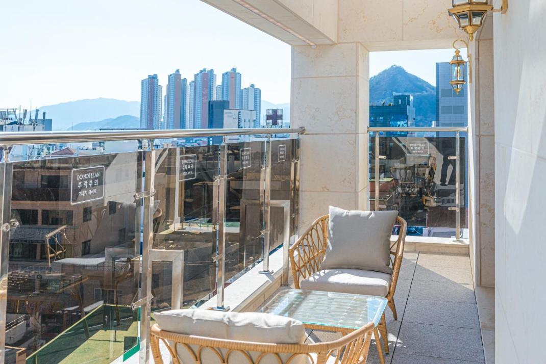 Asherah Villa D' Aqua Hotel Gimhae Esterno foto